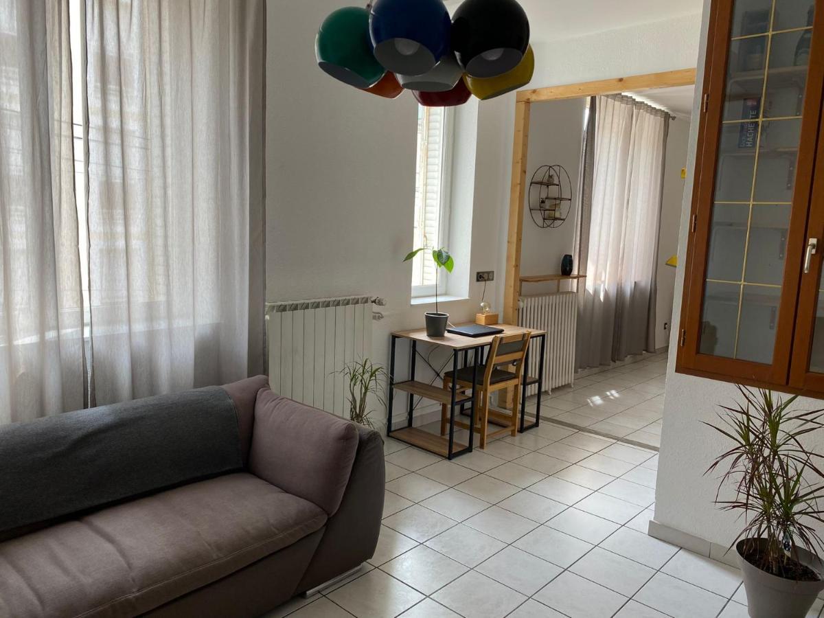 Appartement Spacieux Orange  Kültér fotó